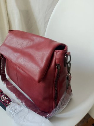 Bolso burdeo de piel sintética