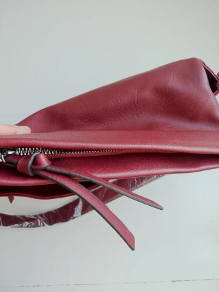 Bolso burdeo de piel sintética