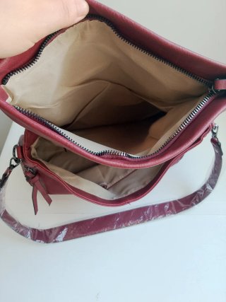 Bolso burdeo de piel sintética