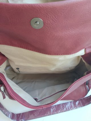 Bolso burdeo de piel sintética