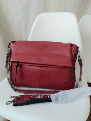 Bolso burdeo de piel sintética