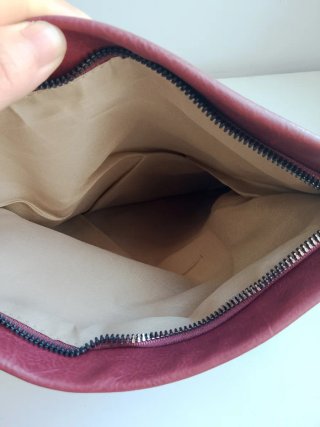 Bolso burdeo de piel sintética