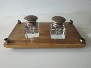 Scrivania antica in legno e vetro