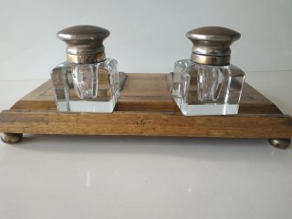 Scrivania antica in legno e vetro
