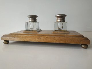 Scrivania antica in legno e vetro