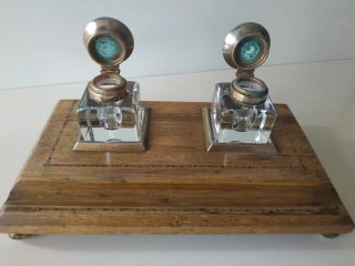 Scrivania antica in legno e vetro