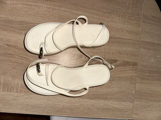 Cuñas crema esparto tacón bajo T.39