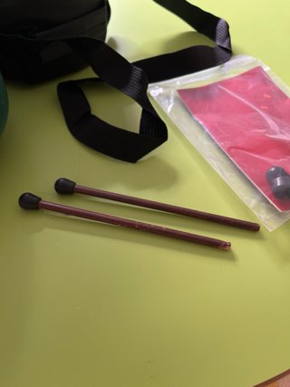 Tamburi metallici tibetani verdi