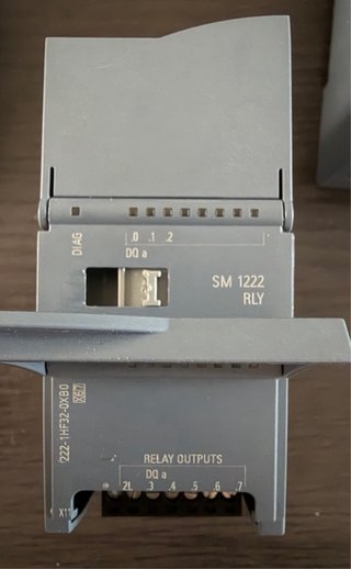 Siemens S7-1200 CPU 1214C AC/DC/RLY + 2 Módulos