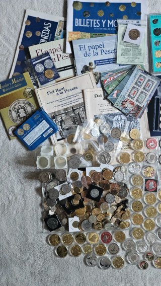 Monedas y billetes Reproducciones Leer descripcion