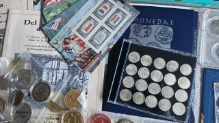 Monedas y billetes Reproducciones Leer descripcion