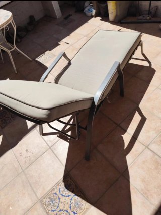 Tumbona terraza/piscina beige y gris