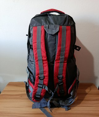 Mochila 60L impermeable roja para viaje nueva