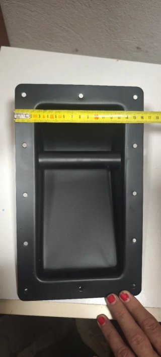 Asa empotrable Adam Hall para altavoces