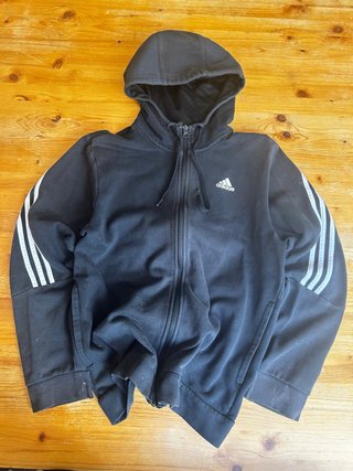 Sudadera Adidas con cremallera y capucha