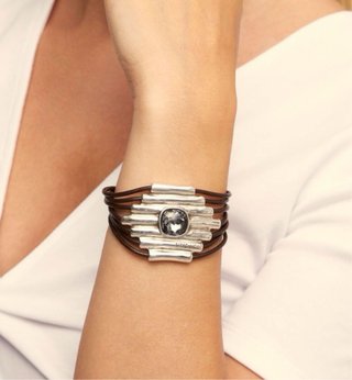 Pulsera UNO DE 50 Attached Cuero Marrón y Plata