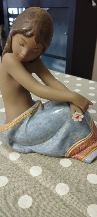 Figura Lladro Niña Mares del Sur