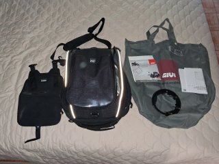 Bolsa Sobredepósito Givi 25L + Accesorios