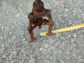 Dos extractores de rodamientos 3 patas