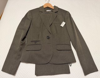 Traje pantalón C&A mujer gris