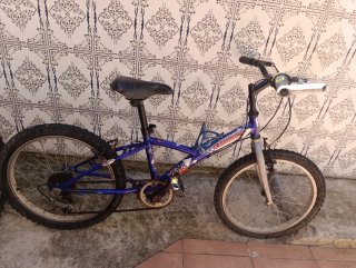 Bicicleta infantil Decathlon azul