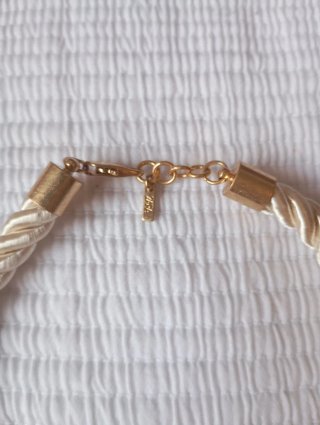 Collar Zara Estrella Dorada Beige