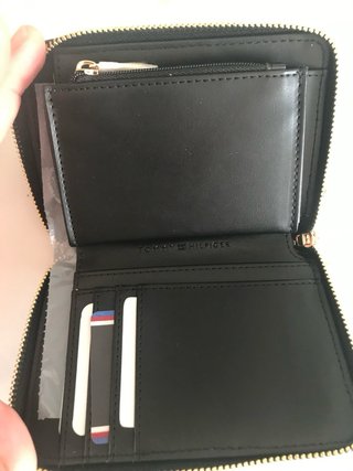 Portafoglio Tommy Hilfiger nero con zip