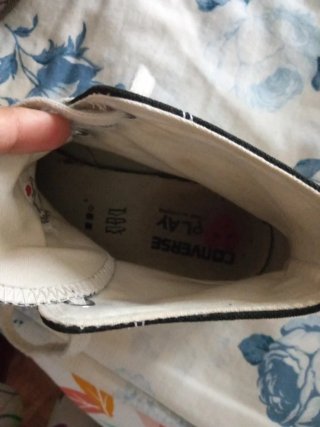 Converse x CDG negras con corazón rojo