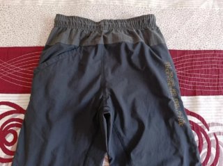 ZARA Pantalón deportivo T.11/12