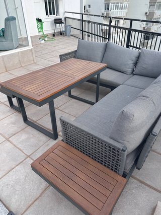 Conjunto terraza: sofá rinconero, mesa y banco