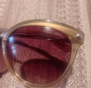 Gafas de sol Guess doradas y rosas