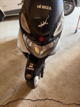 Suzuki Burgman Maxi Scooter 150cc