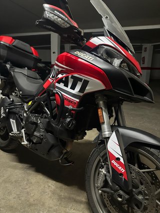 Ducati Multistrada 950 Roja y Blanca