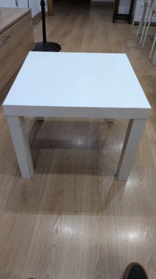 Mesa auxiliar blanca Ikea