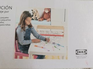 Caballete infantil MALA y rollo papel IKEA