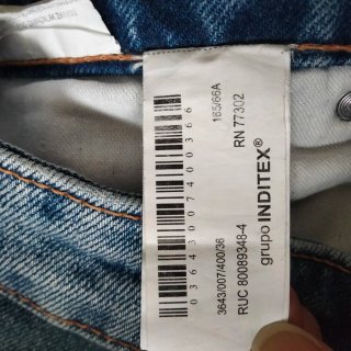 Shorts vaqueros Zara mom fit talla 36 pequeña.