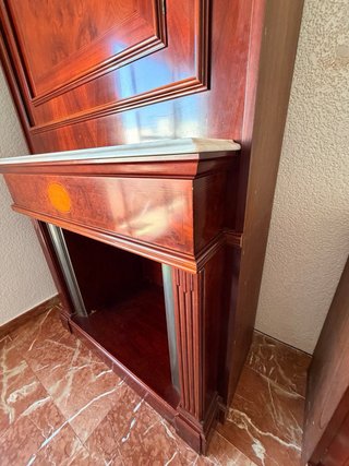 Falsa chimenea madera y mármol