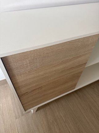 Cómoda de madera con 3 puertas