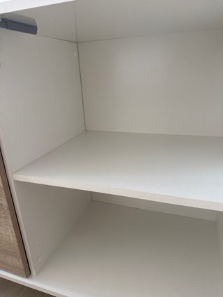 Cómoda de madera con 3 puertas