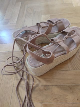 Sandalias de plataforma con cordones