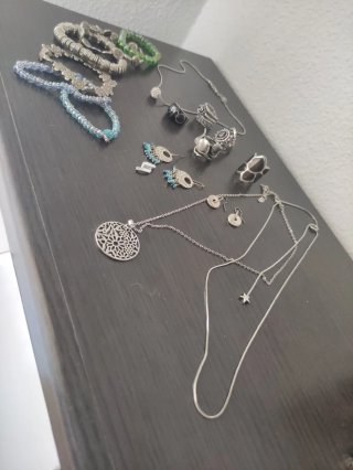 Lote pulseras ,collares anillos,  pendientes