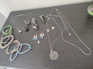 Lote pulseras ,collares anillos,  pendientes