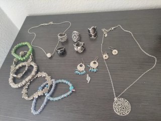 Lote pulseras ,collares anillos,  pendientes