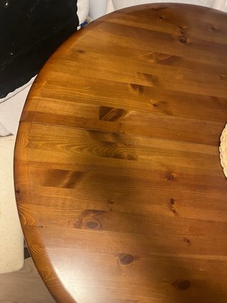 Mesa de comedor  y 4 sillas