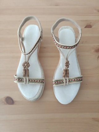 Sandalias Beige Multicolor Mujer