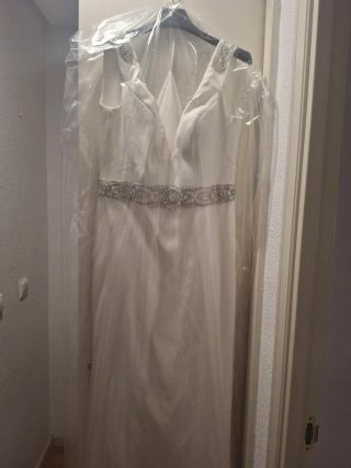 Vestido de Novia Blanco con Pedrería, limpio,tinte
