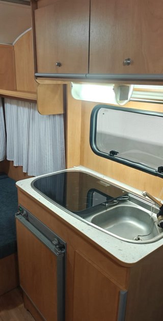 Caravana -750 kg con mover, avances baño y documen