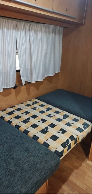 Caravana -750 kg con mover, avances baño y documen