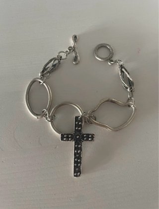 Bracciale statement grunge con croce