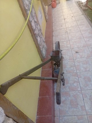 Sembradora manual antigua